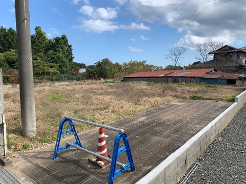 売地