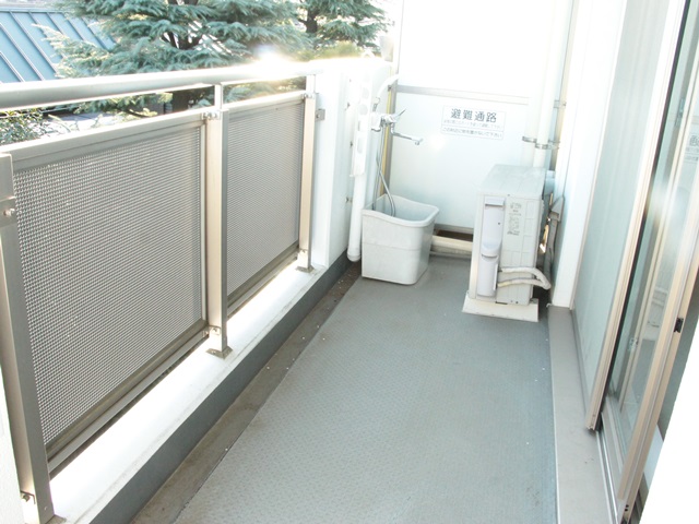 暖かい光と柔らかい部屋 304の内観