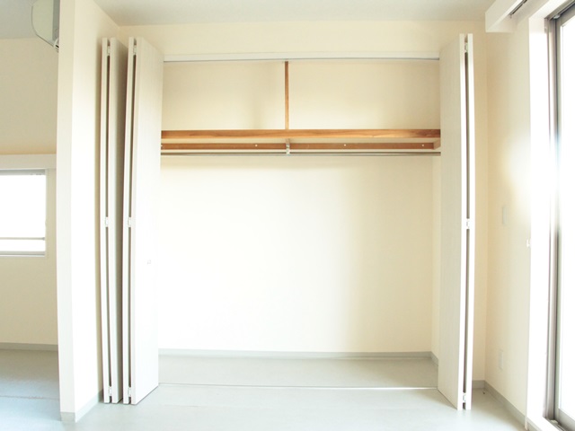 暖かい光と柔らかい部屋 304の内観