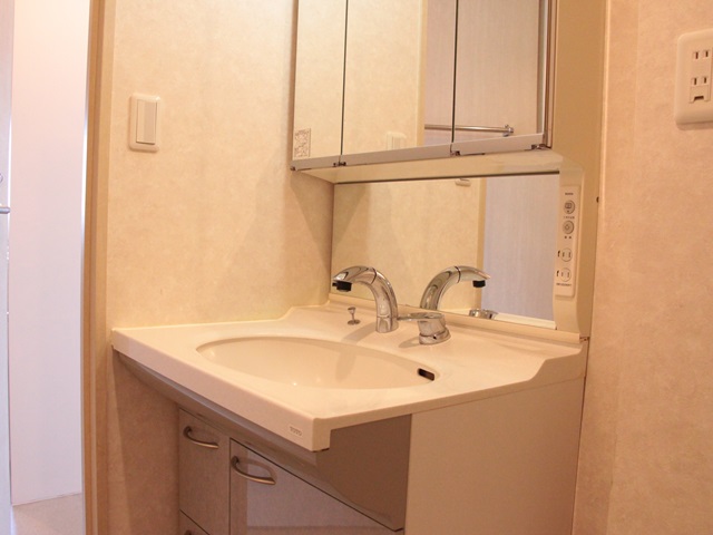 暖かい光と柔らかい部屋 304の内観