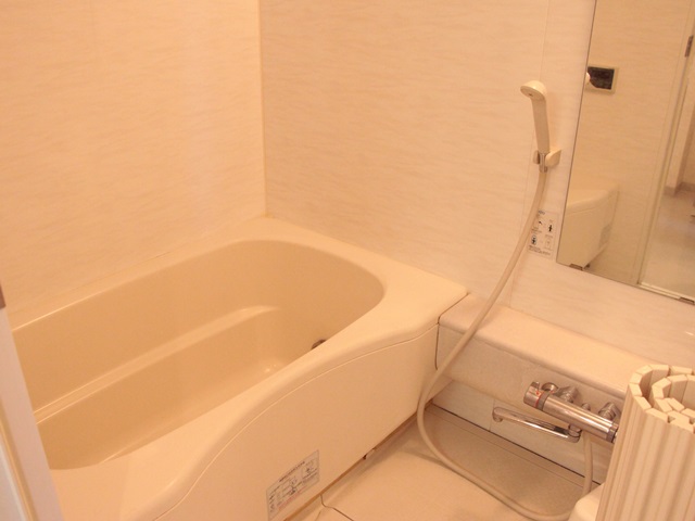 暖かい光と柔らかい部屋 304の内観