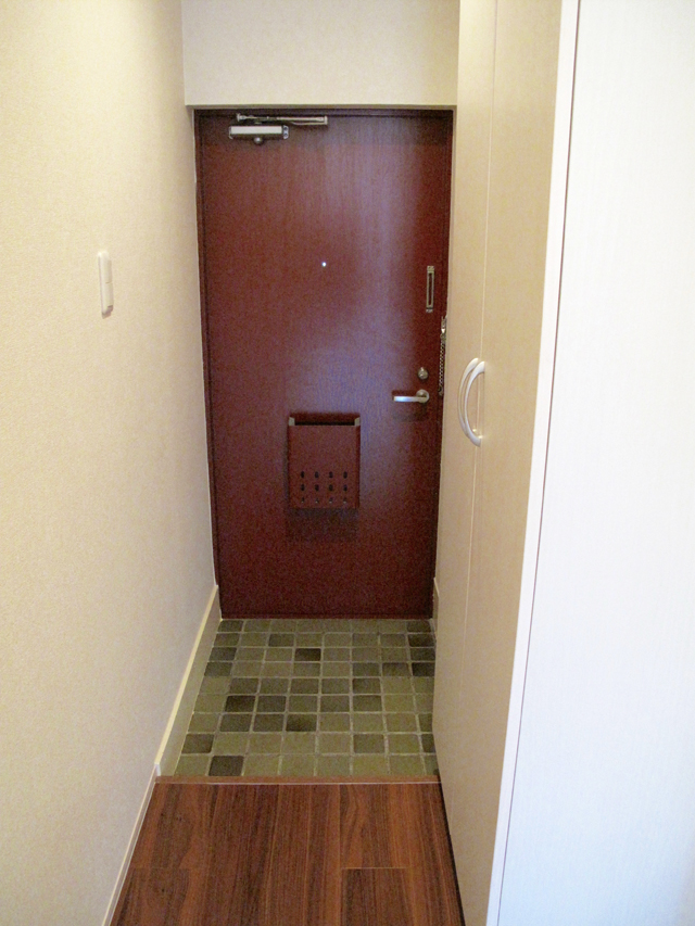 34平米のバルコニーから下町をのぞむ 402の内観