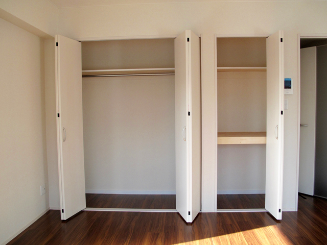 34平米のバルコニーから下町をのぞむ 402の内観