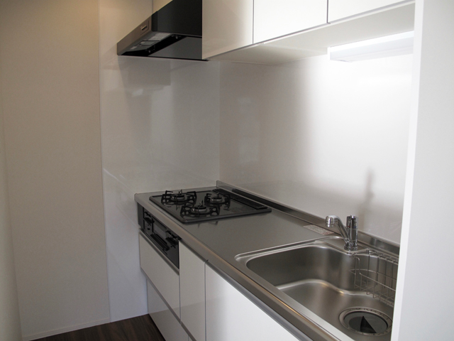 34平米のバルコニーから下町をのぞむ 402の内観