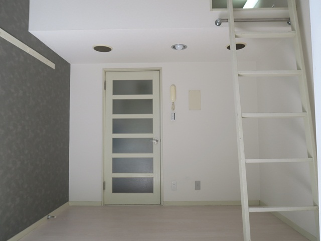 寝れちゃうロフト 102の内観