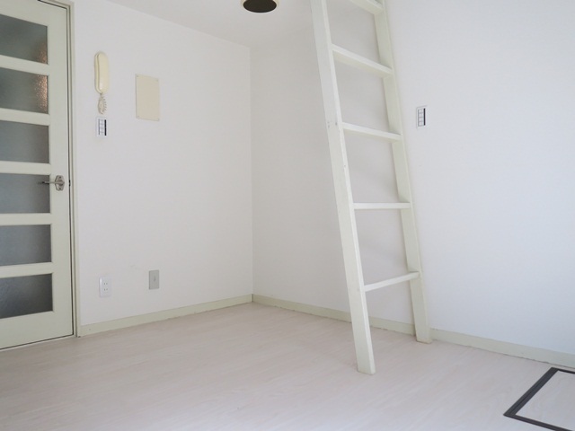 寝れちゃうロフト 102の内観