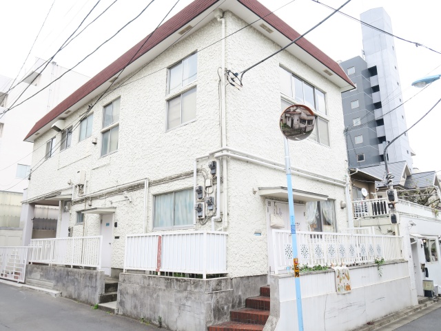 海外のアパートみたいな Bの外観