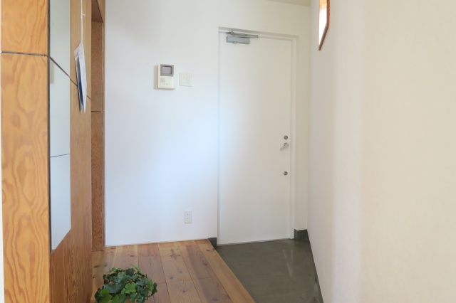 長屋とアートな暮らし 1Fの内観