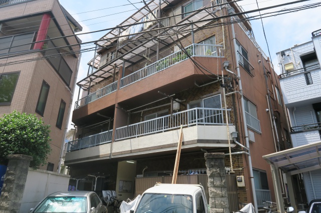 渋さに惚れる 201の外観