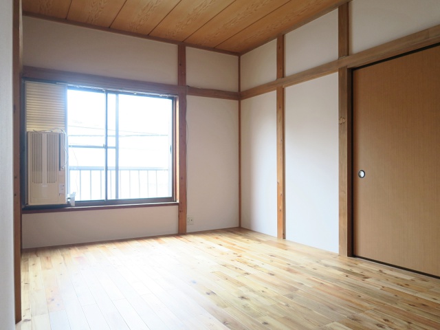 無垢とレトロ感と 1の内観