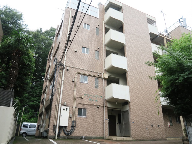 代々木公園と一体化 405の外観