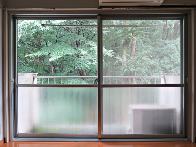 代々木公園と一体化 405の内観