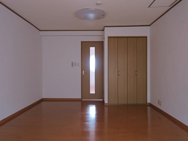 代々木公園と一体化 405の内観