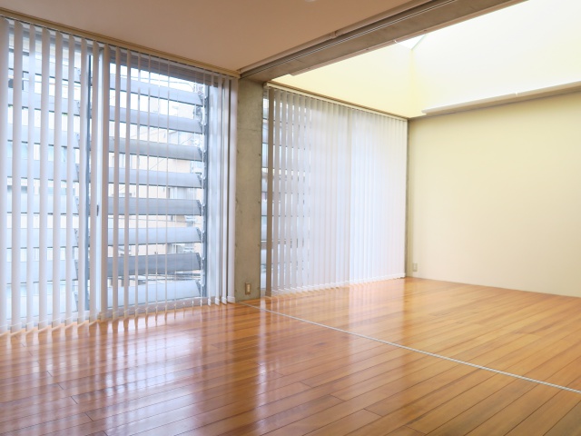 変幻自在デザイナーズ 306の内観