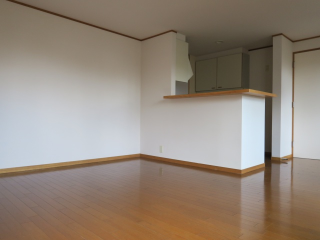 松の木を借景 2の内観