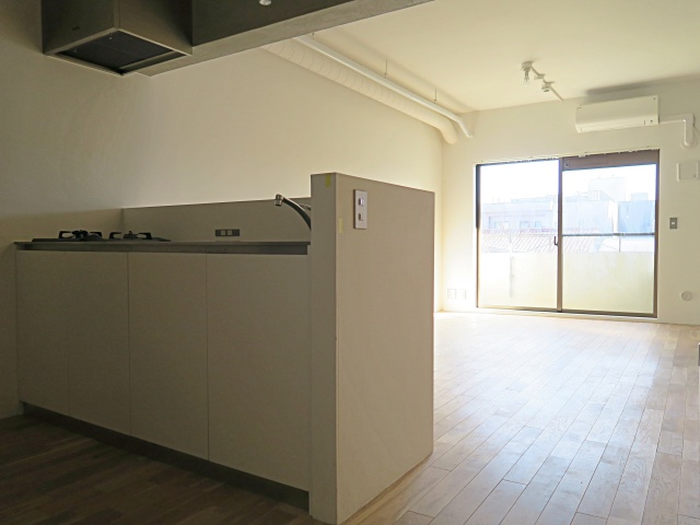 さらっとクールに 309の内観