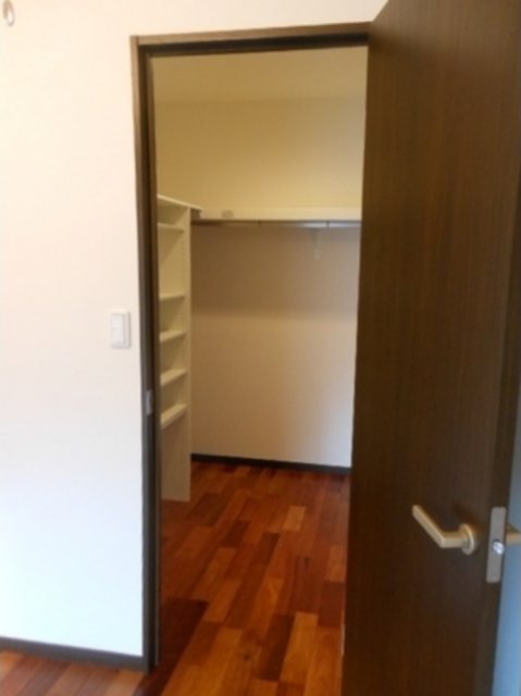 広さに溺れる 210の内観