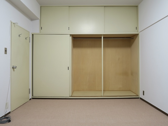 馬事公苑のドン 205の内観