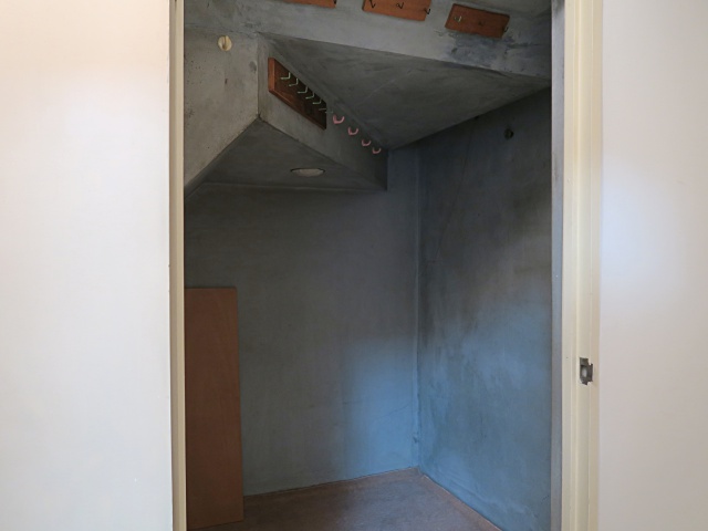 馬事公苑のドン 205の内観