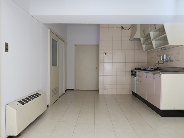 馬事公苑のドン 205の内観