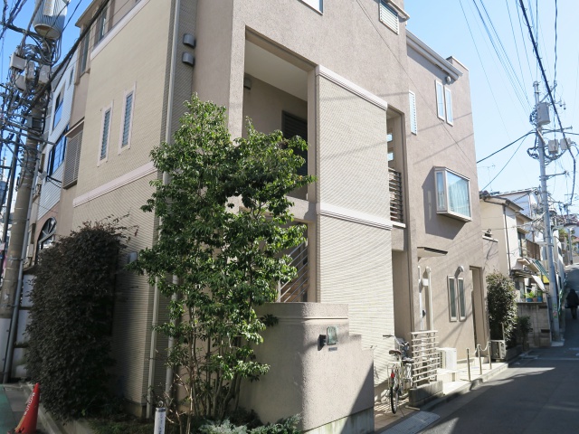 ミニマムログハウス 101の外観