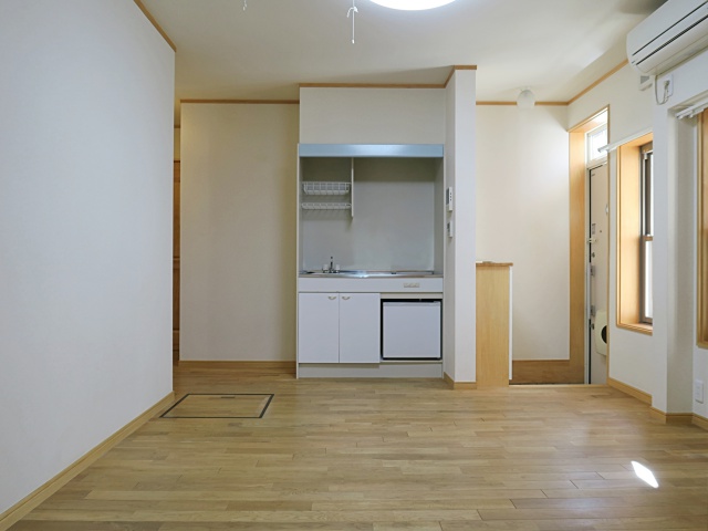 ミニマムログハウス 101の内観