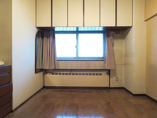 馬事公苑のお隣で 806の内観