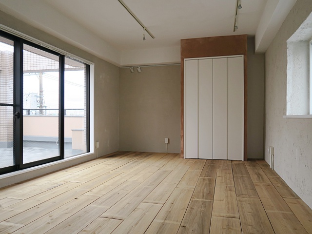 週末は友達誘って！ 303の内観