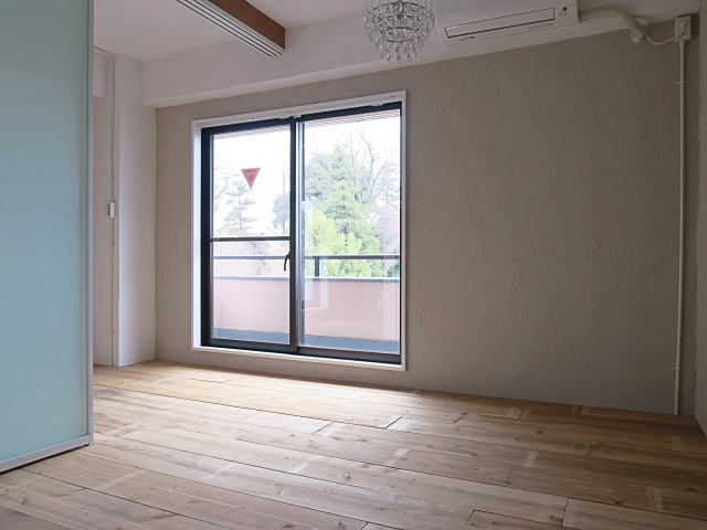 週末は友達誘って！ 303の内観