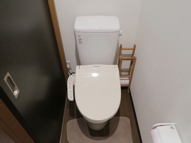 造りながら暮らす 1の内観