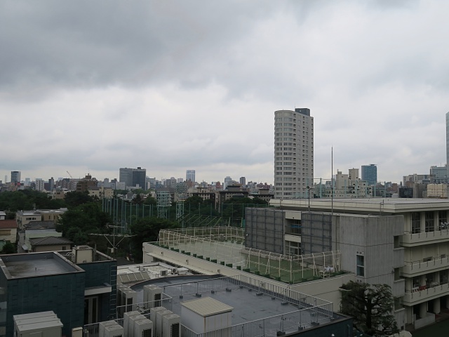 大人秀和 705の内観