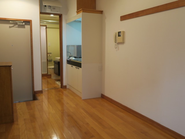 木のぬくもりに包まれて 201の内観
