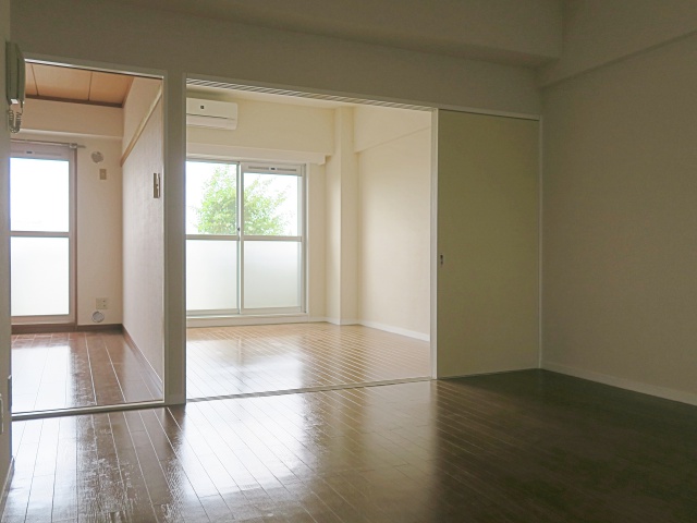 多摩川ラプソディ 206の内観
