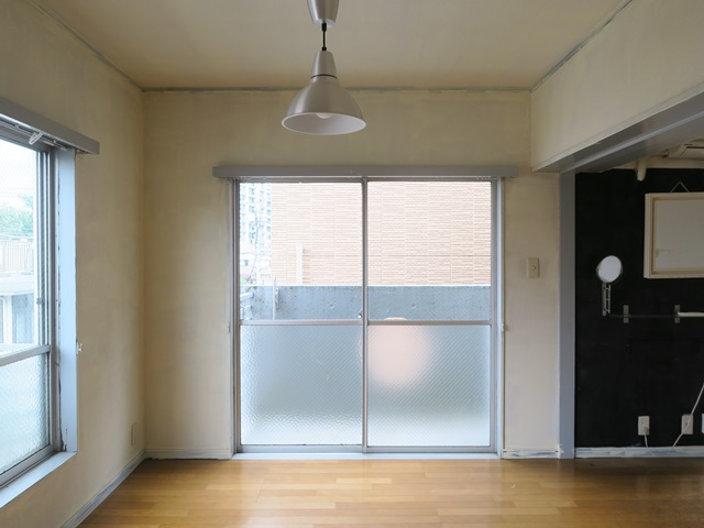 元祖？DIYマンション 302の内観
