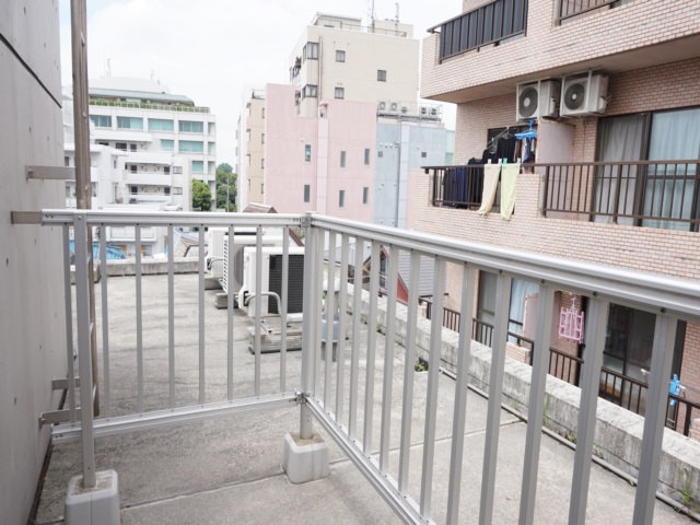 おしゃれメゾネット 402の内観