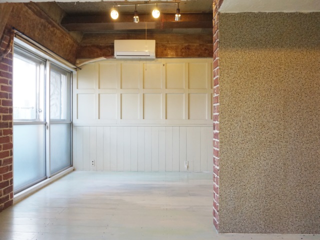 海外仕様の部屋に住まう 601の内観