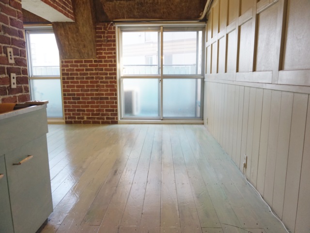 海外仕様の部屋に住まう 601の内観