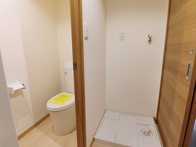 御苑で休日を 301の内観