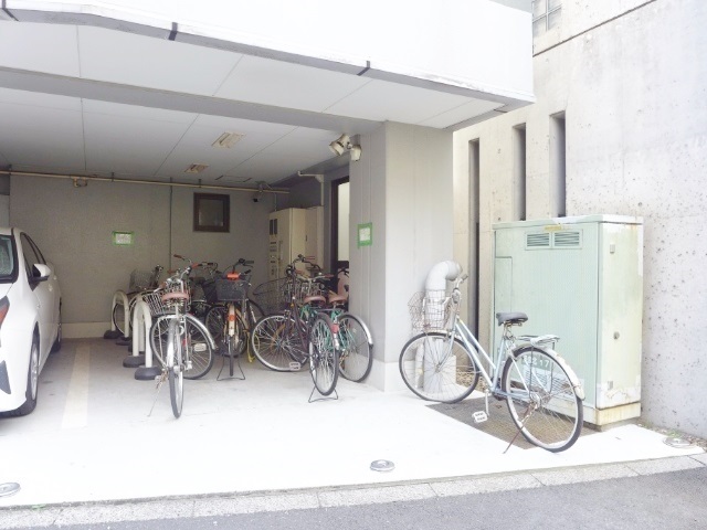 気持ちよく、角部屋で 502の内観