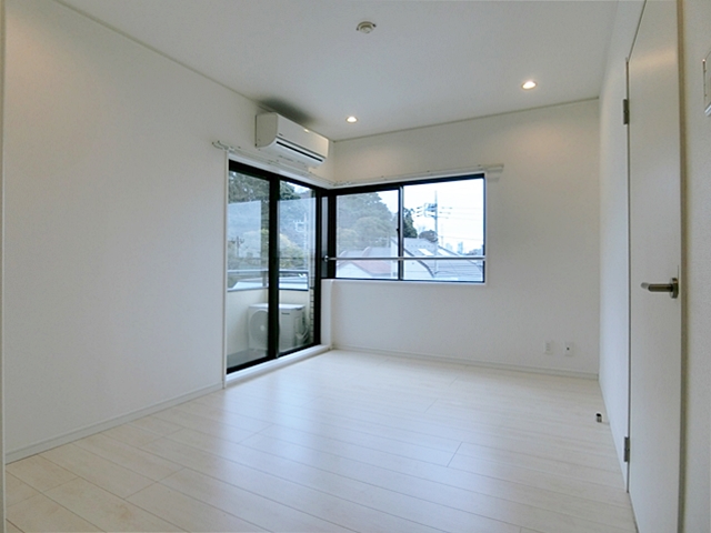 川沿いをお散歩 402の内観