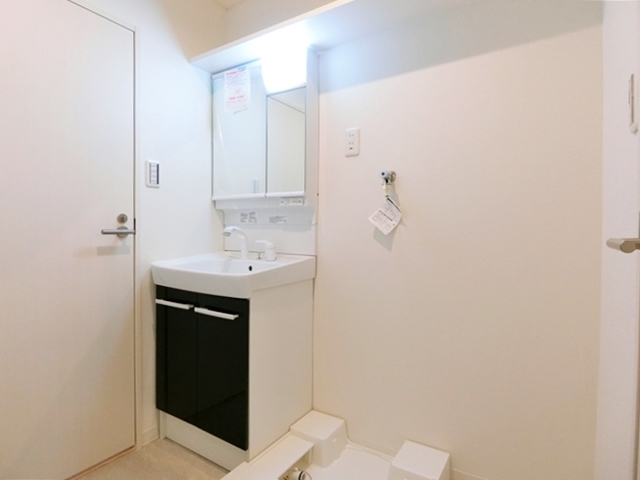 川沿いをお散歩 402の内観