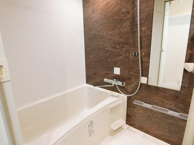 川沿いをお散歩 402の内観