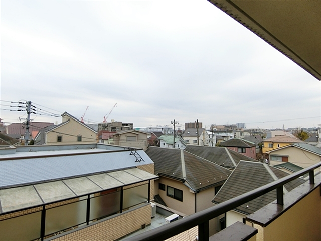 川沿いをお散歩 402の内観