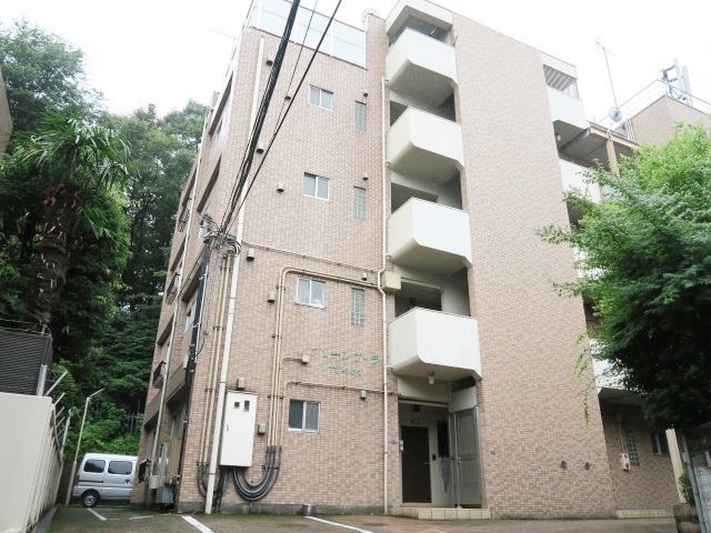 神宮の森に近い１Ｋ 406の外観