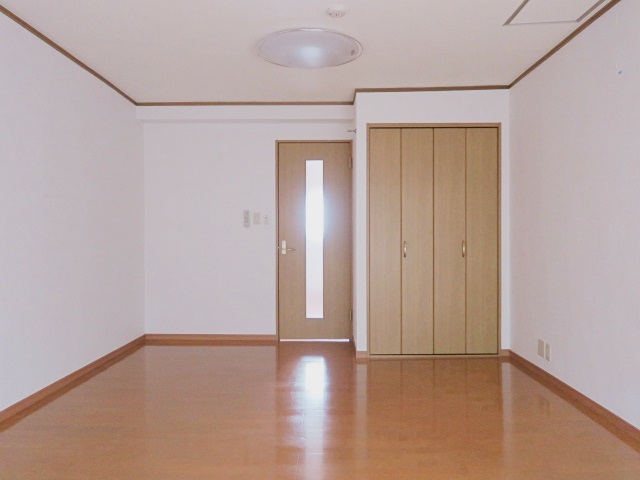 神宮の森に近い１Ｋ 406の内観