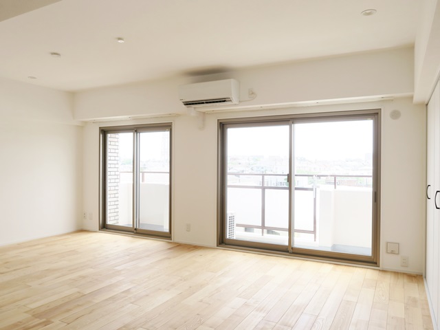 うれしい20帖リビング 303の内観