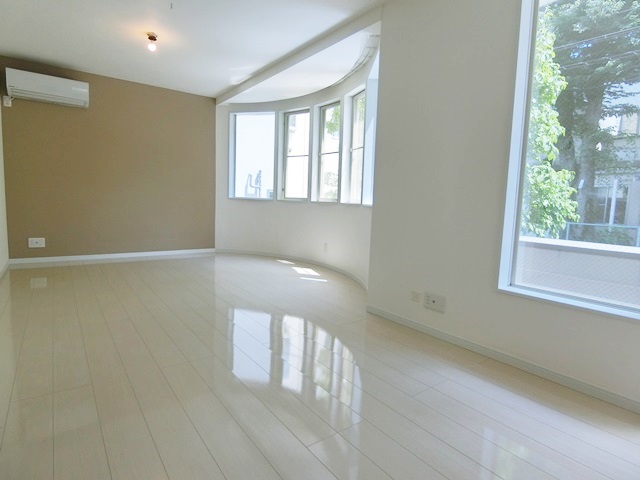 まるまるきらきら 201の内観