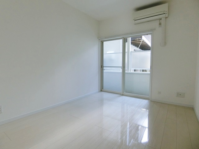 まるまるきらきら 201の内観