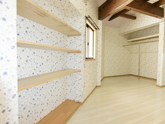 敷礼０！山小屋な天井 202の内観