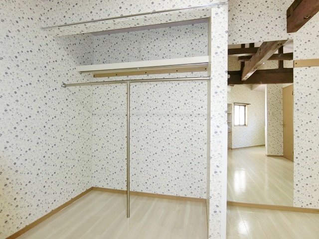 敷礼０！山小屋な天井 202の内観